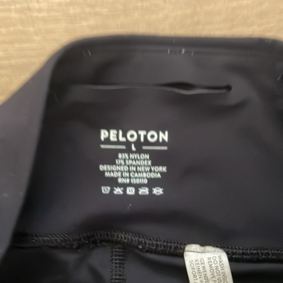 Peloton Bundle EUC both size Large - Picture 4 of 8